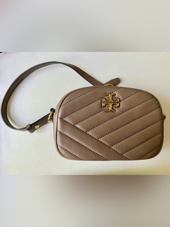 Tory Burch Handbags - Tory Burch Kira Chevron Leather Camera Bag